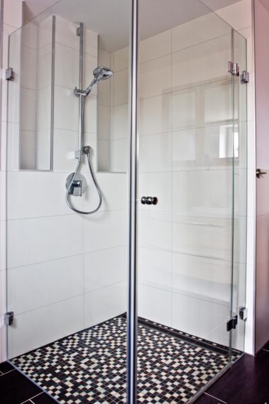 Glaswand-Dusche