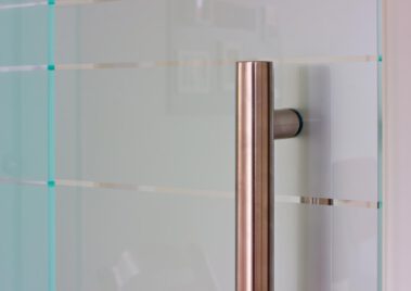 glas-trennwand-montage